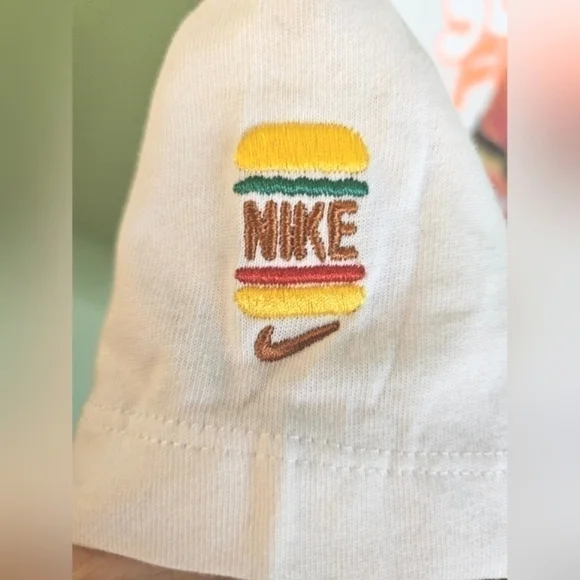 Nike Sole Food Burger T-Shirt - Mens Size Medium - White/Neon Orange Red Shoebox - Picture 5 of 5